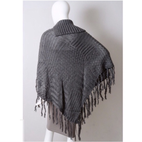 Last 1 New Comfy Knit Fringe Sweater Poncho - Picture 6 of 6